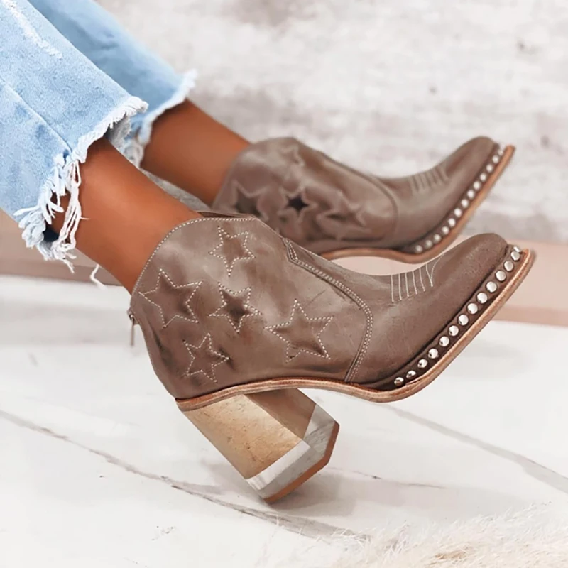 

2021 European and American Embroidered Fashion Boots Ladies Rivet Welt Acrylic Crystal High Heel Booties