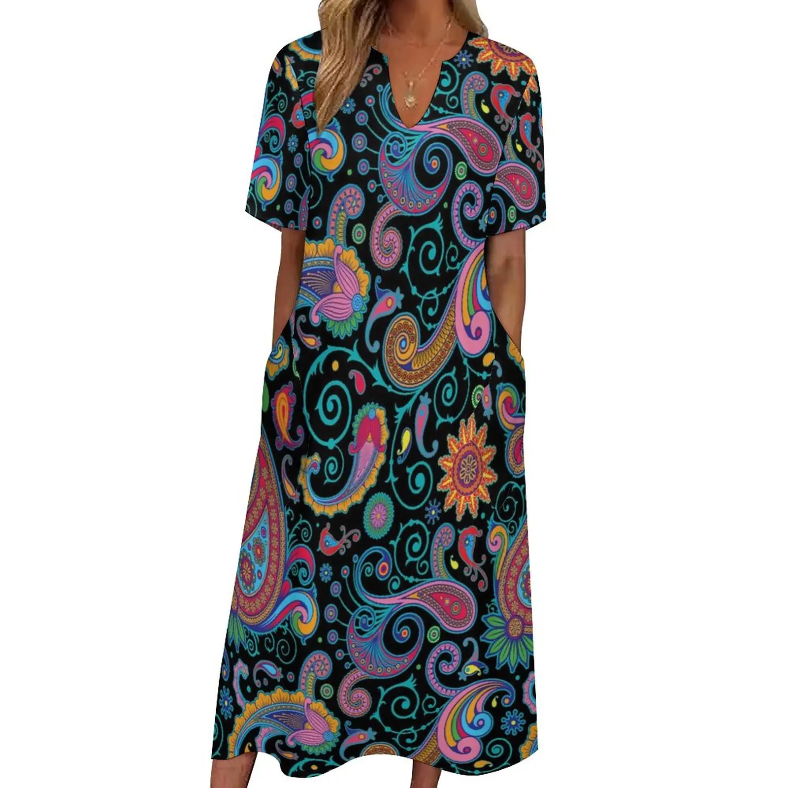 

Платье-макси с цветочным принтом и V-образным вырезом