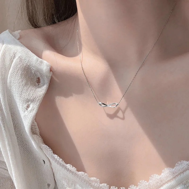 

New Necklace 2022 Flash Zircon Geometric Pendant Necklaces for Women Fashion Collarbone Chains Choker Necklace Jewelry Wholesale