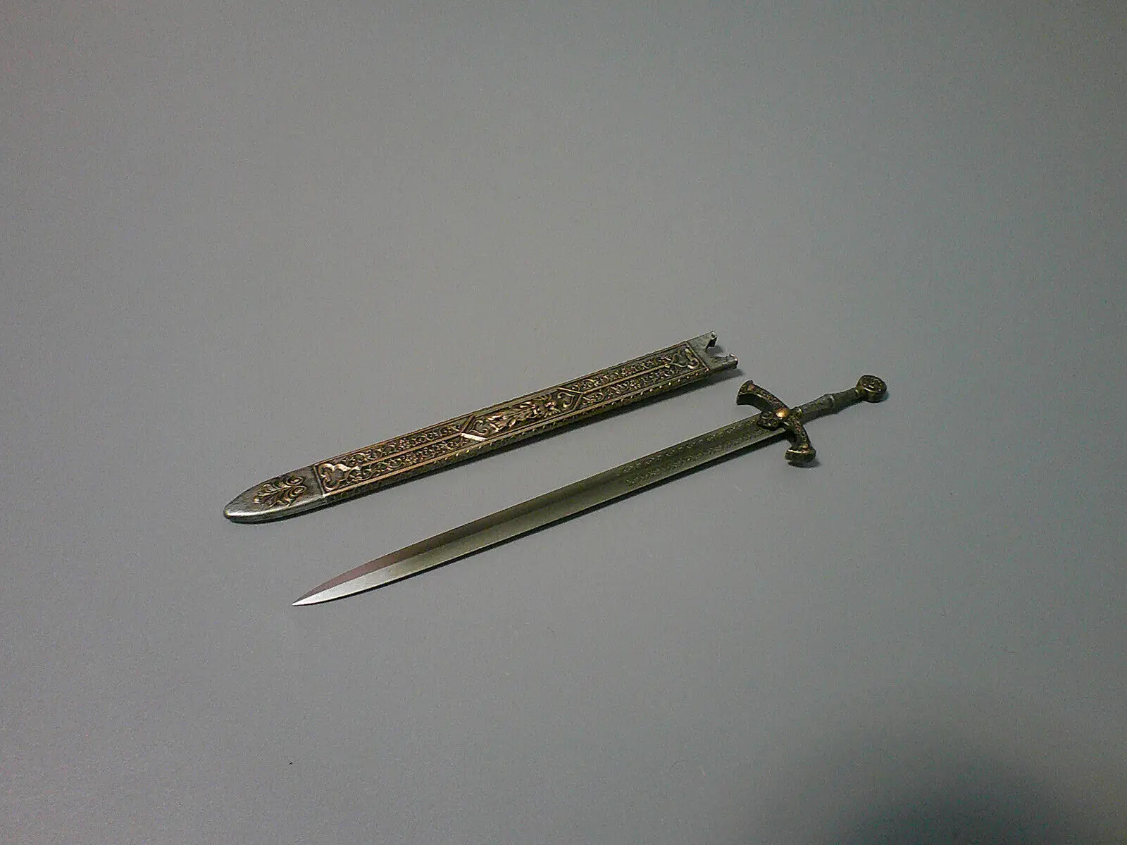 

TBLeague PL2022-199B 1/6 Scale Blue Edition Soldier Sword Model