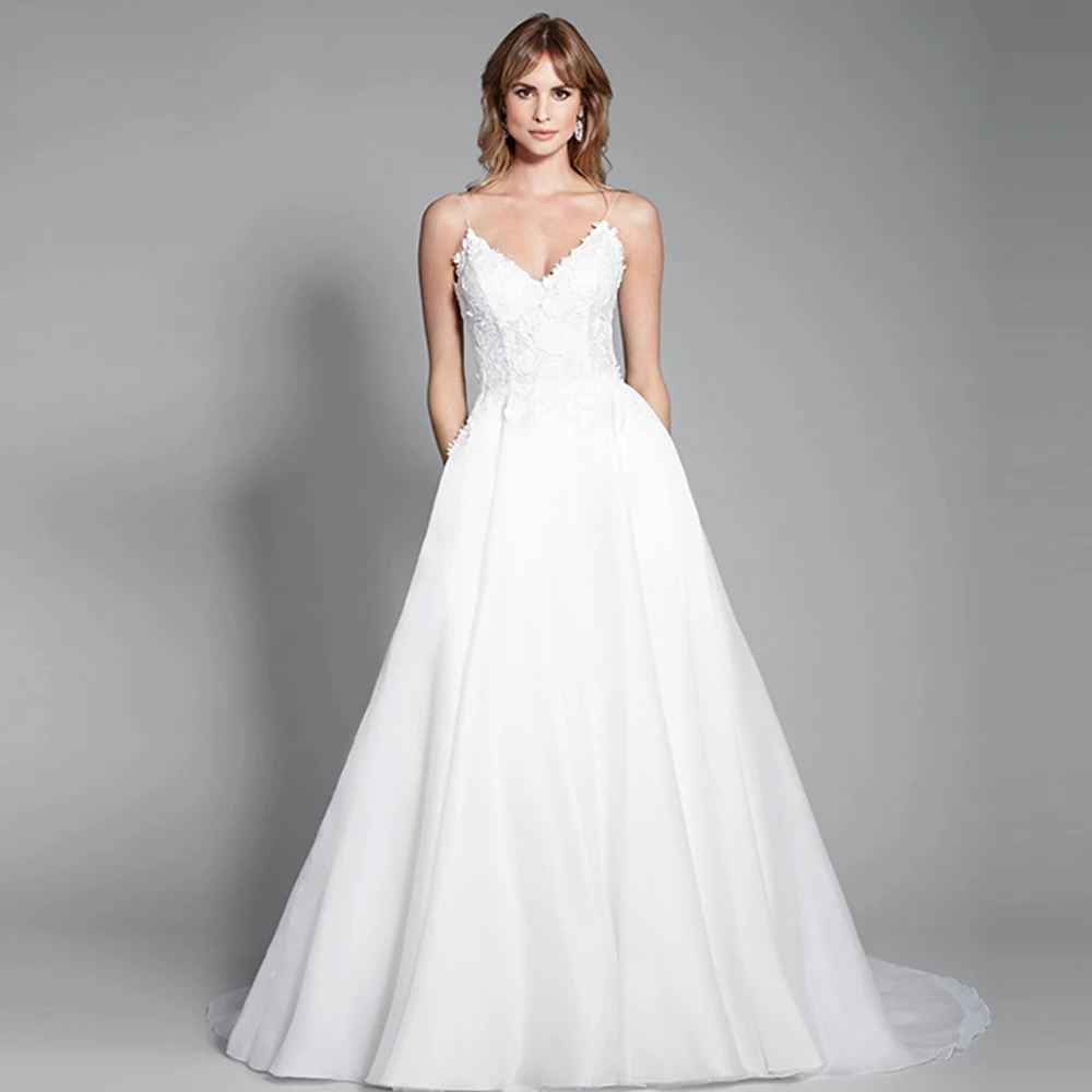

Sexy Wedding Dresses 2022 Spaghetti Straps V-Neck A-Line Long Wedding Gowns Lace Backless Simple Bride Dress Robe De Mariee