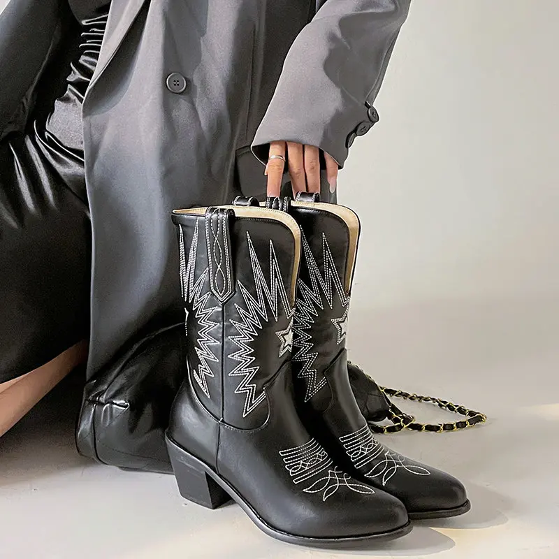 Ботинки женские в европейском стиле Этническая вышивка V-образный вырез
