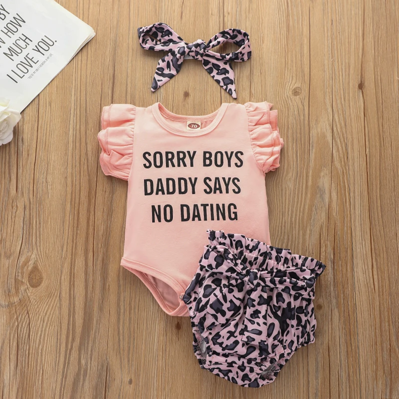 

Комплект летней одежды для маленьких девочек от 0 до 12 месяцев, розовый топ с буквами + трусы с леопардовым принтом + повязка на голову, модная одежда для маленьких девочек