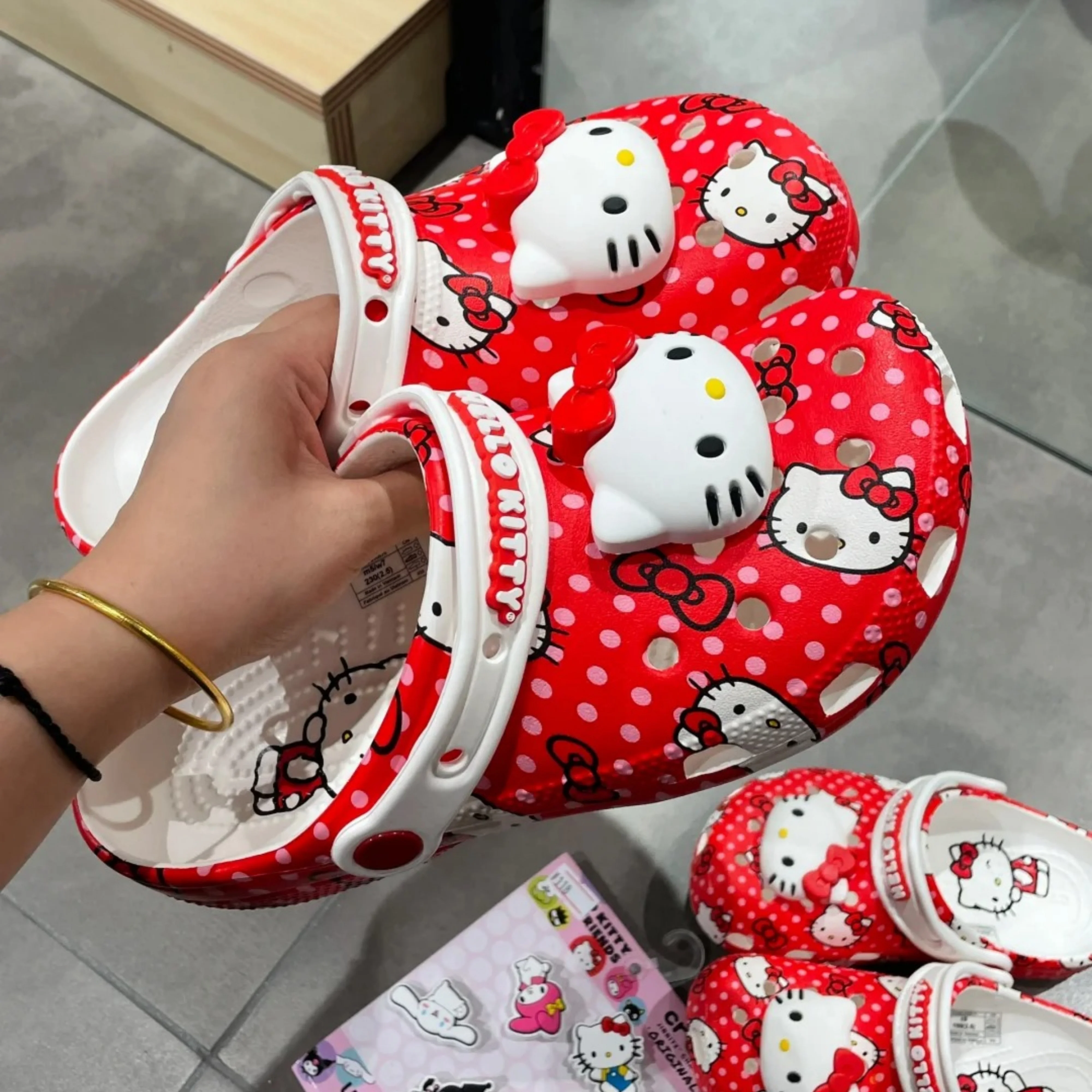 Miniso Hello Kitty Сандалии