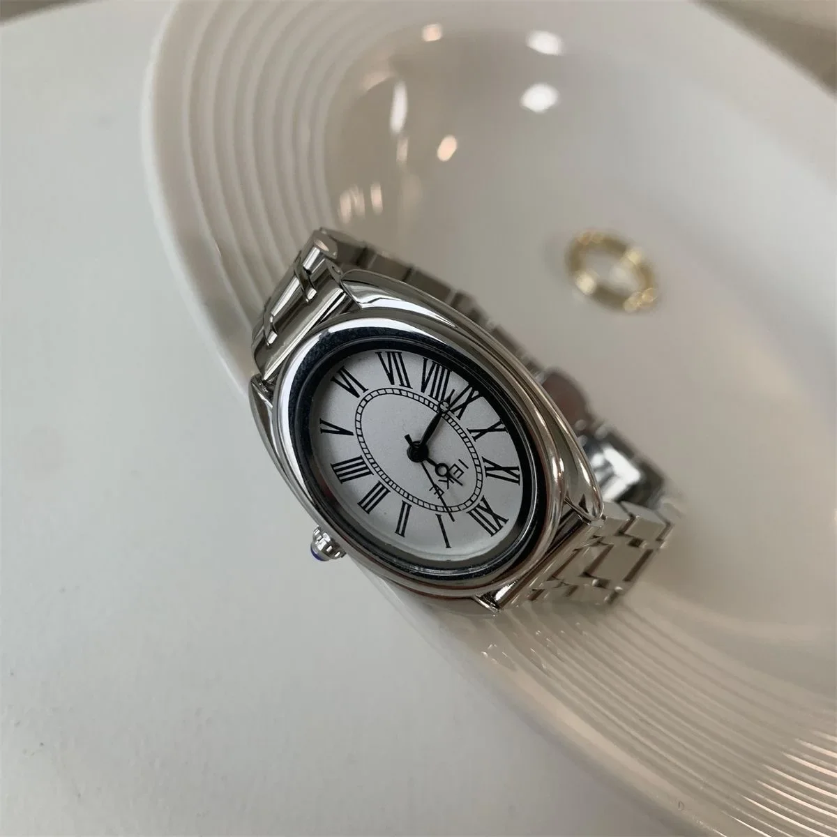 Женские кварцевые часы роскошные модный овальный циферблат винтажный золотой