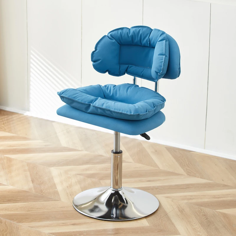 Рисунок 4 - Кожаные современные барные стулья