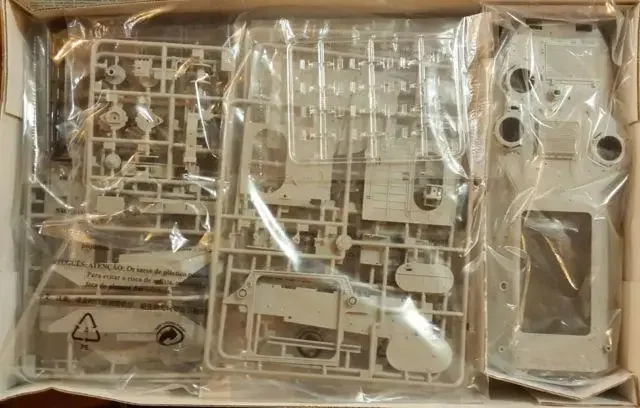 Hobbyboss 82411 1/35 AAVR-7A1 Комплект для восстановления штурмовой машины-амфибии