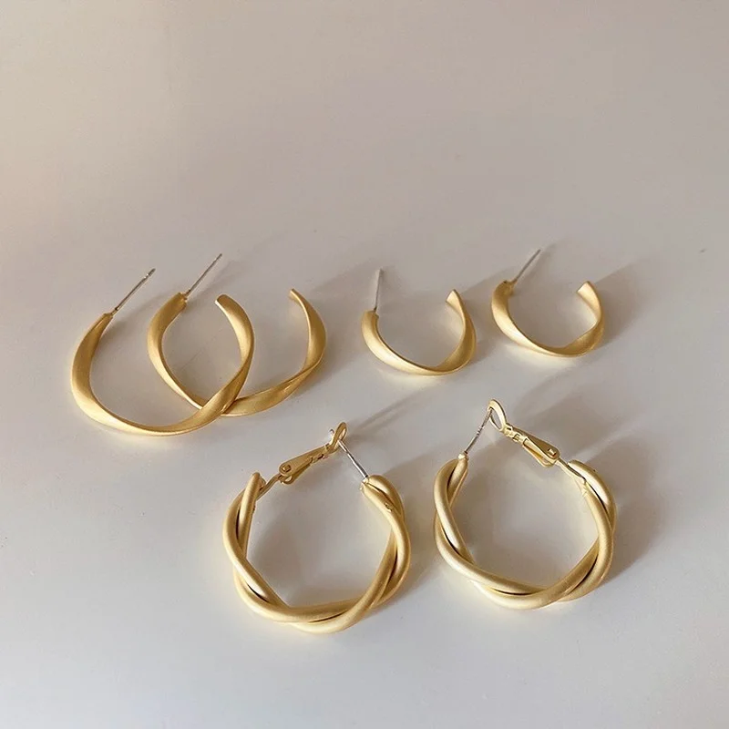 

VSnow Minimalist 3 Designs Twist Rope C Shape Hoop Earring for Women Charming Matte Gold Color Metal Party Earring Jewellery