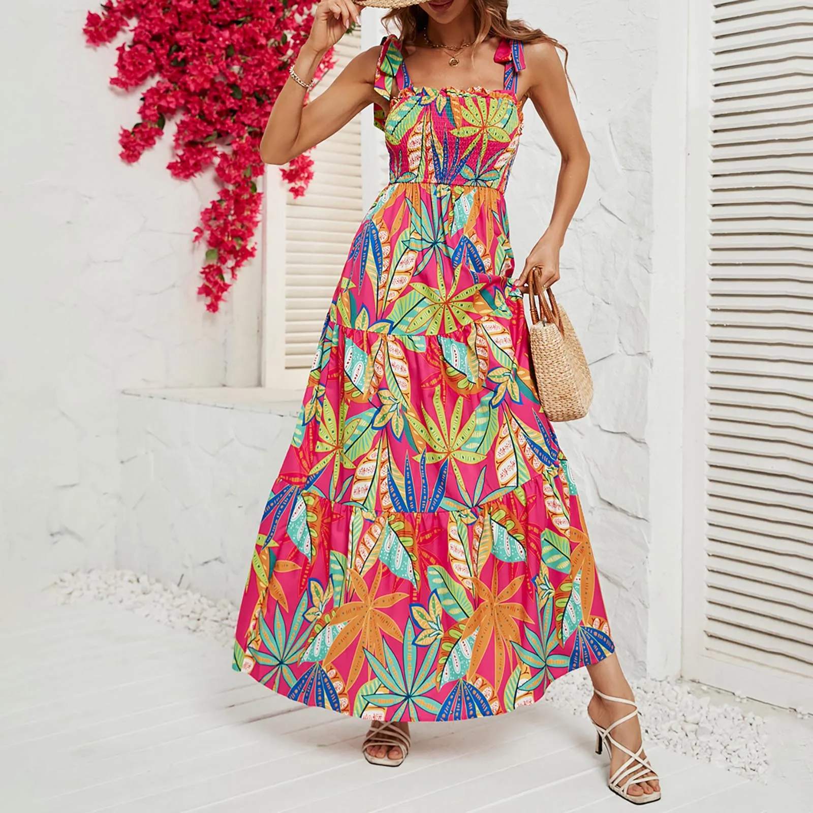 

Женское длинное платье-макси с принтом, с коротким рукавом