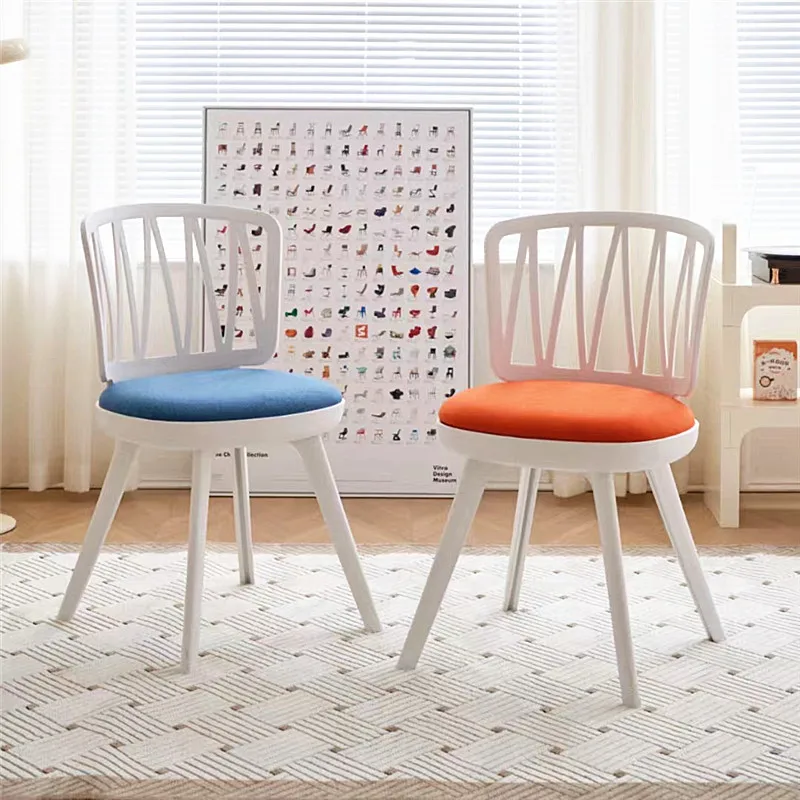 Рисунок 2 - Пластиковый обеденный стул XX90