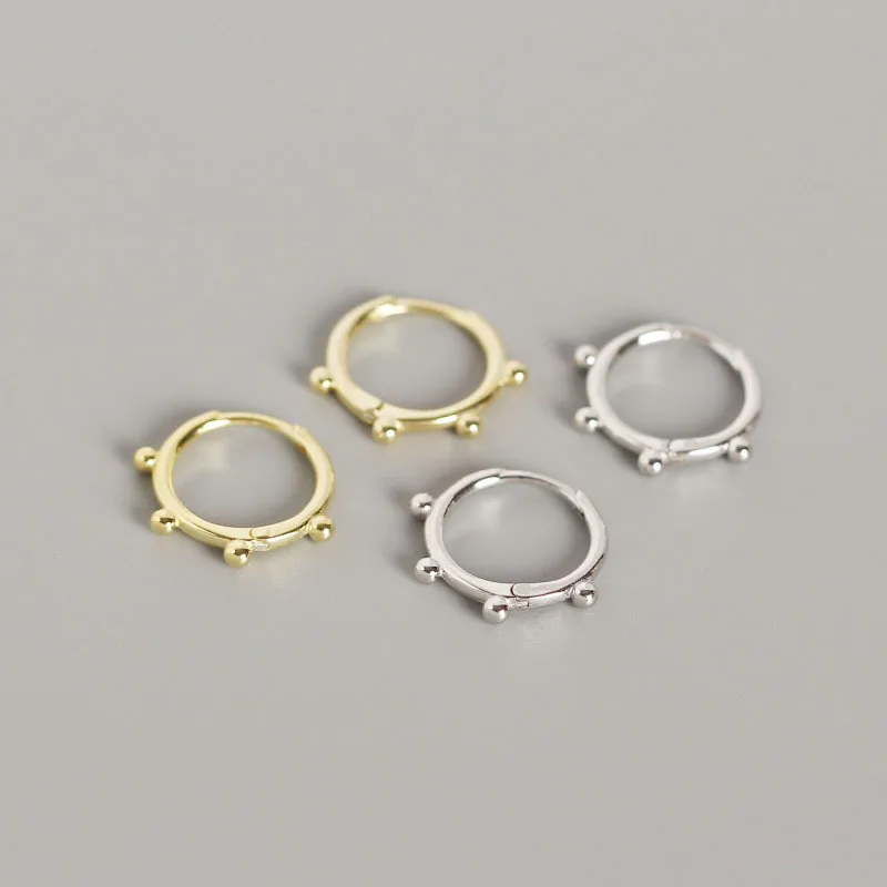 

Серьги-кольца из серебра 925 пробы с маленькими бусинами