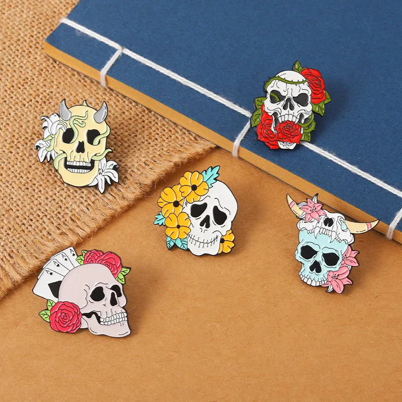 

1pcs Rose Flower Skull Hat Coin Purse Decorative Pin Lapel Pin Punk Black Jewelry Enamel Brooch Men's Women's