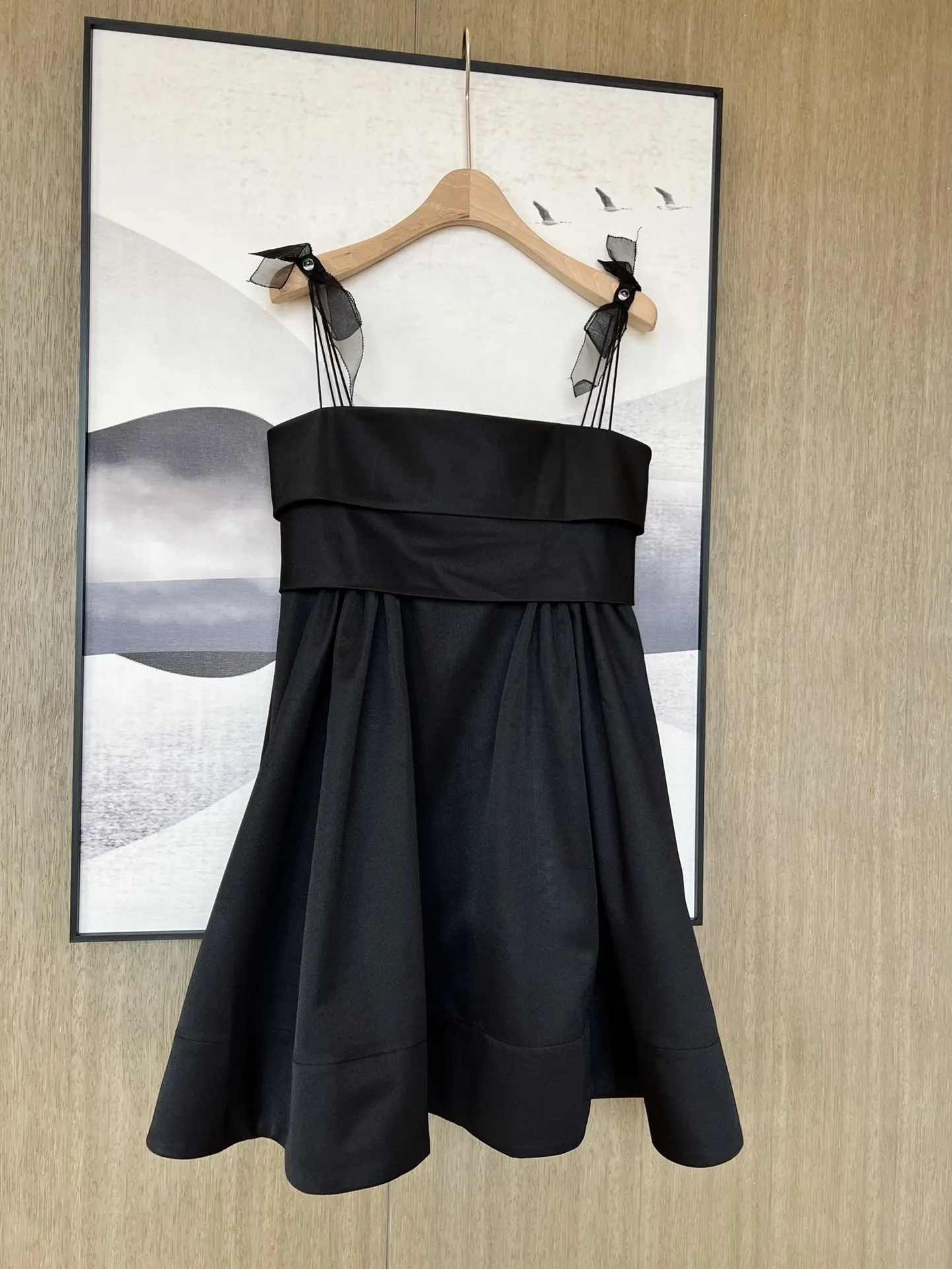 Classic little black dress, classic A swing high waist line design, slim and tall preferred, shoulder bow can be removed