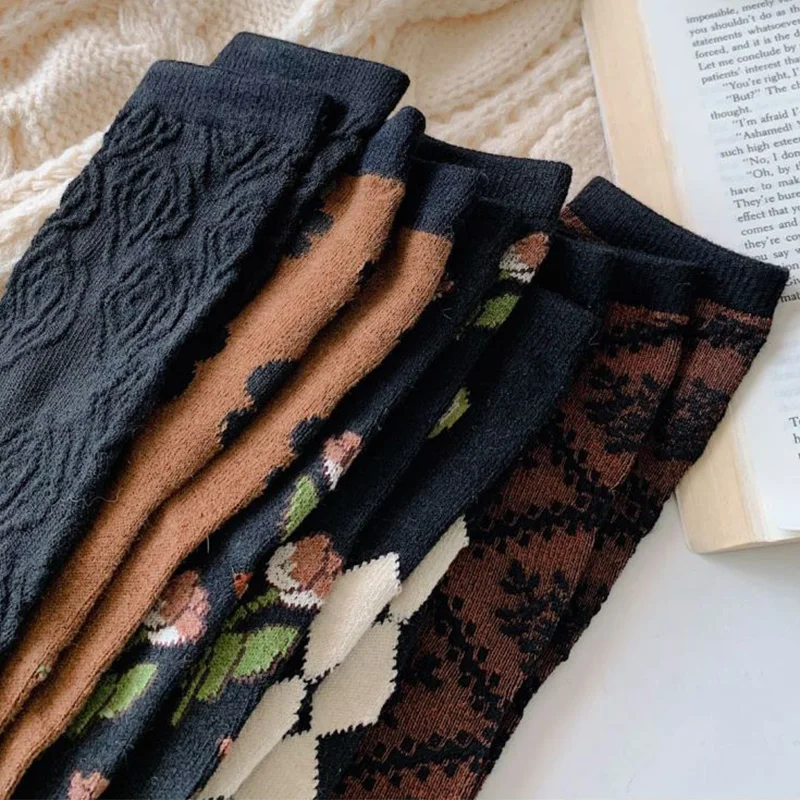 5 Pairs Fashion New Soft Comfortable Women Socks Kawaii Flowers Print Sweet College Style Winter Thicken Wool Socks Leg Warmers