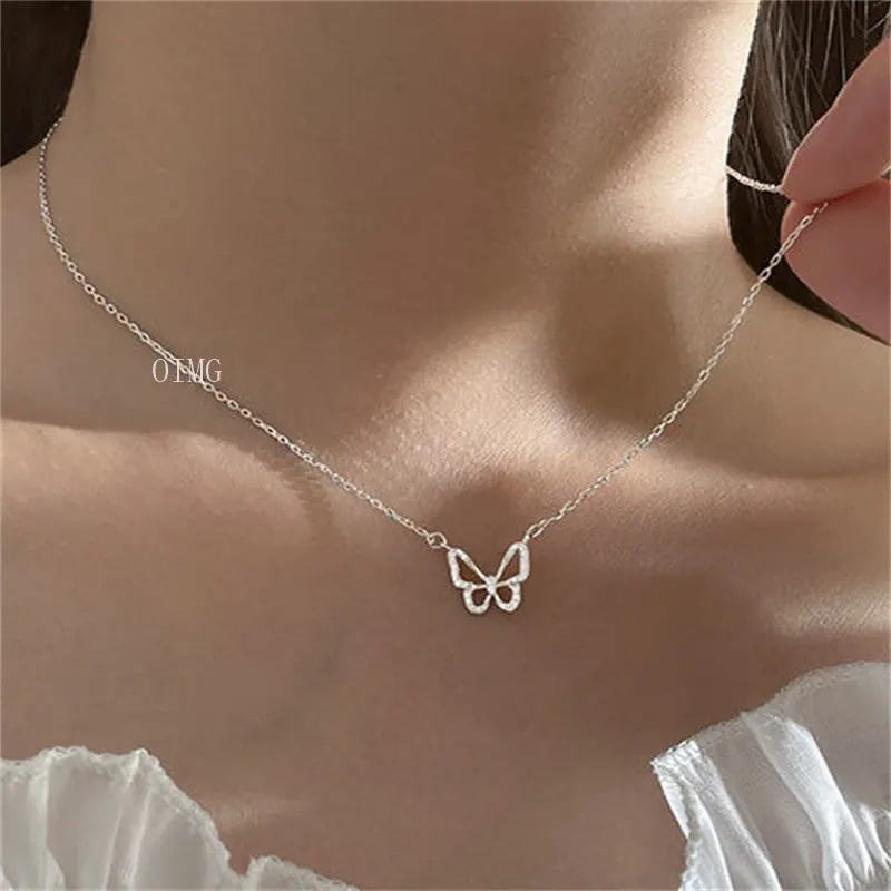 

Simple Hollow Crystal Butterfly Necklace Fashion Classical Clavicle Chain Pendant Necklace For Women Elegant Jewelry