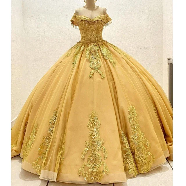 

Бальное платье с желтыми аппликациями, бисером, 15 лет