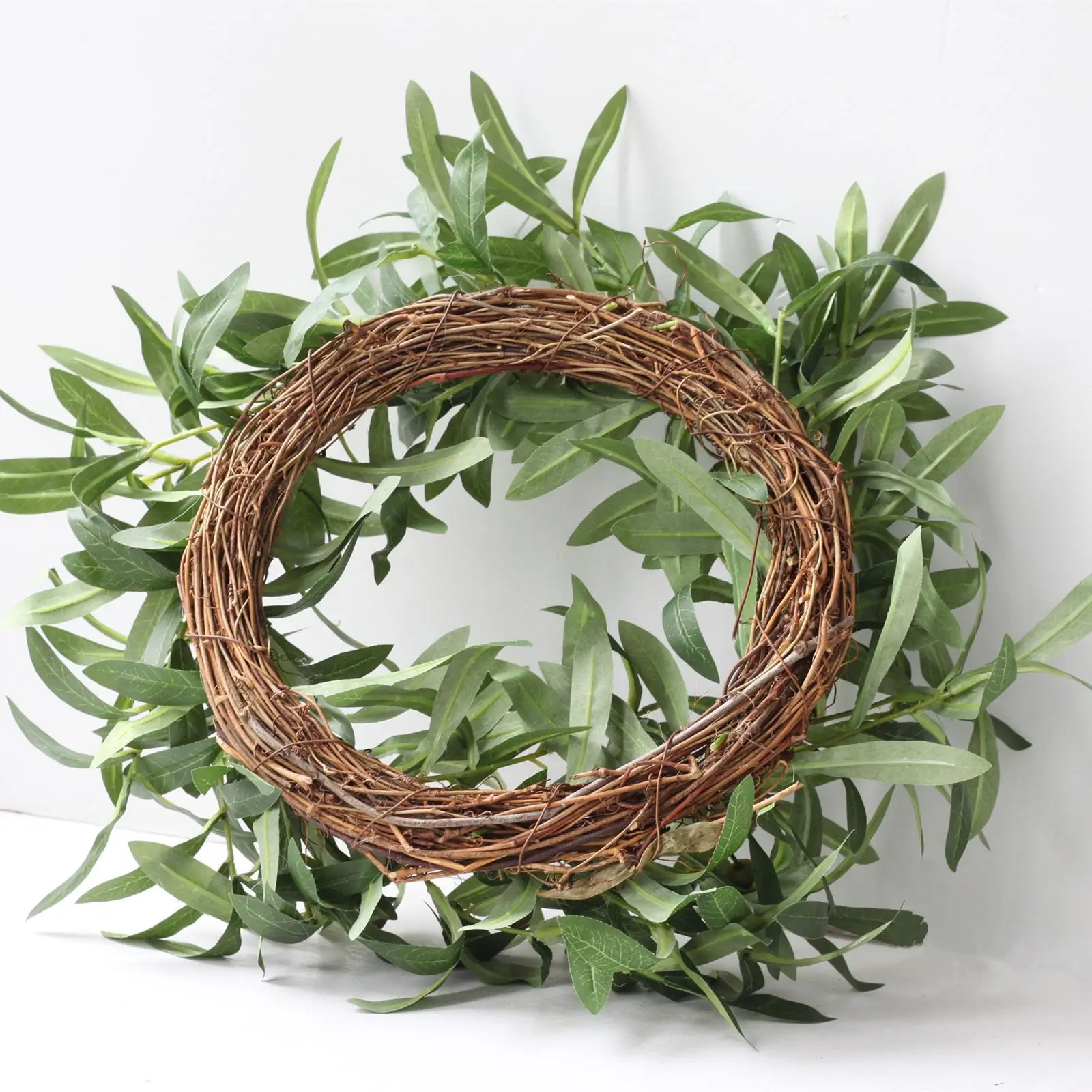 Венок настенный в виде оливковой ветви 40 см |