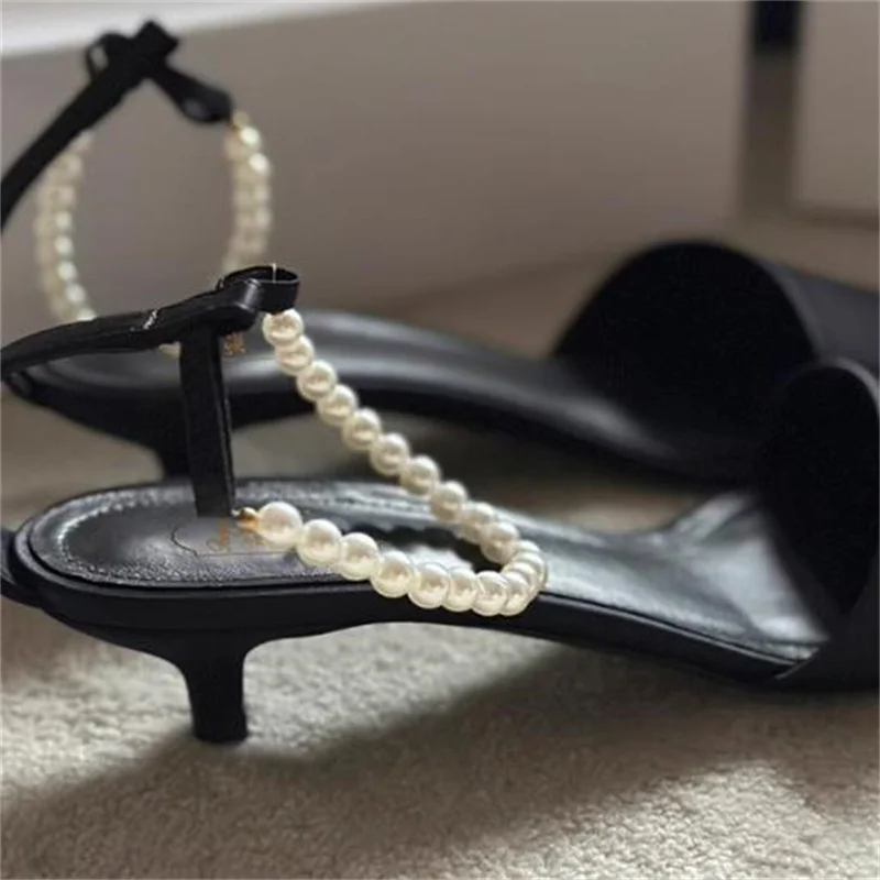 Женская обувь с жемчугом босоножки ремешком на щиколотке и пряжкой среднем