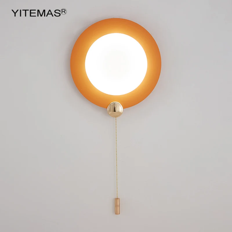 Уникальная круглая настенная лампа с выключателем-тягой зеленого/оранжевого/черного цвета на ночном столике в спальне с 3-мя температурами золотого света и 8 Вт.