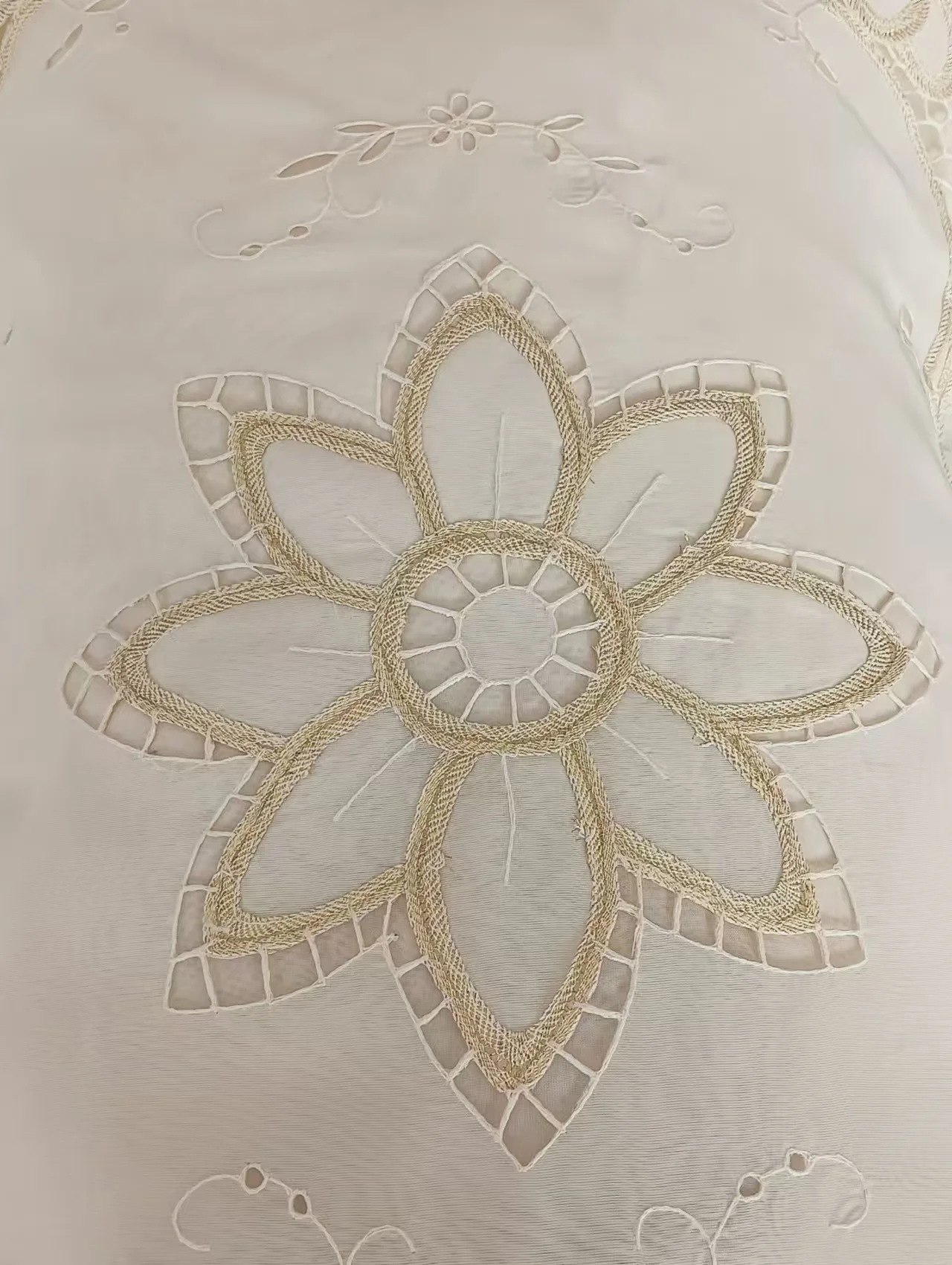 4 шт.BOHAO 2024 наволочки с вышивкой крестом и золотыми вышитыми цветами элегантные