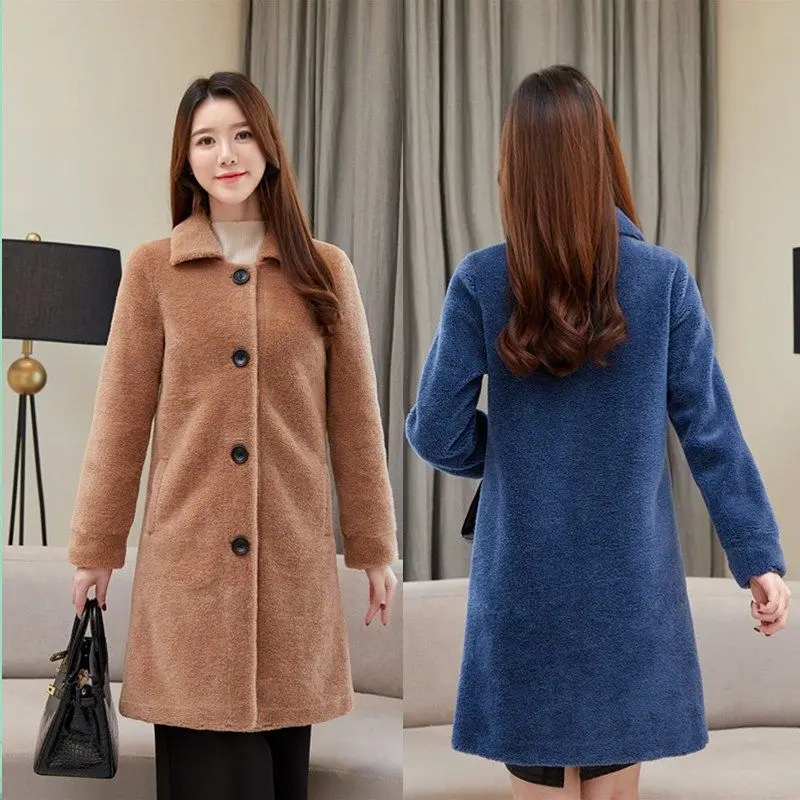 New Women Winter Warm Real Fur Coat Thick Women Middle -Long Overcoat Turn Down Collar Women Warm Female Casaco Feminino E675