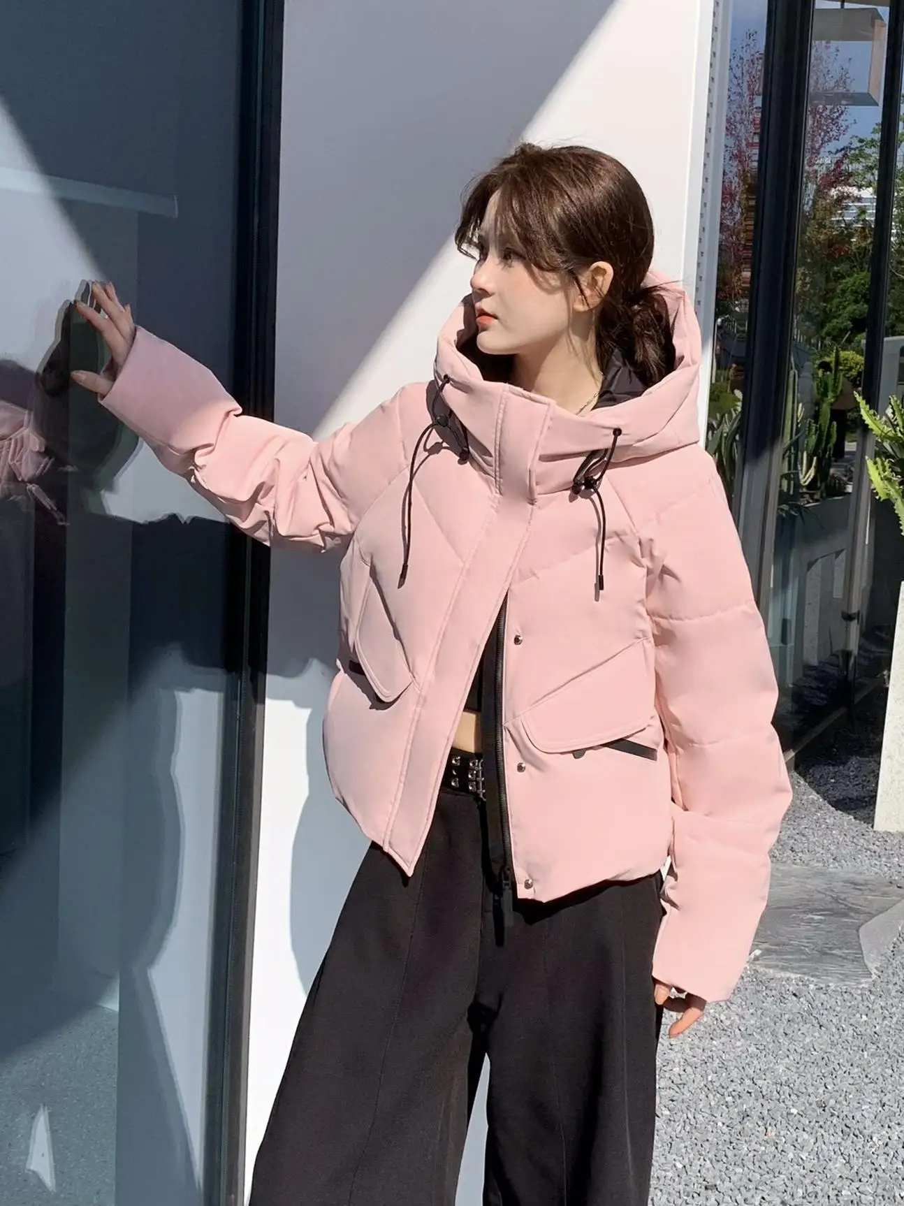 Yifuen 86d06 Five-Proof Fabric 2024 Winter Fashion Hood Comfortable Warm Cargo Down jacket Short coat Women
