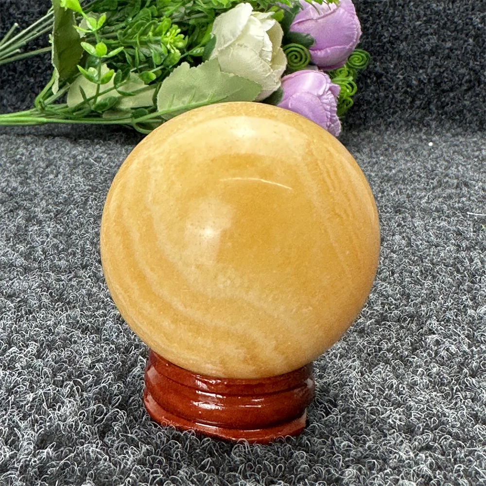 

Кварцевый шар из желтого кальцита