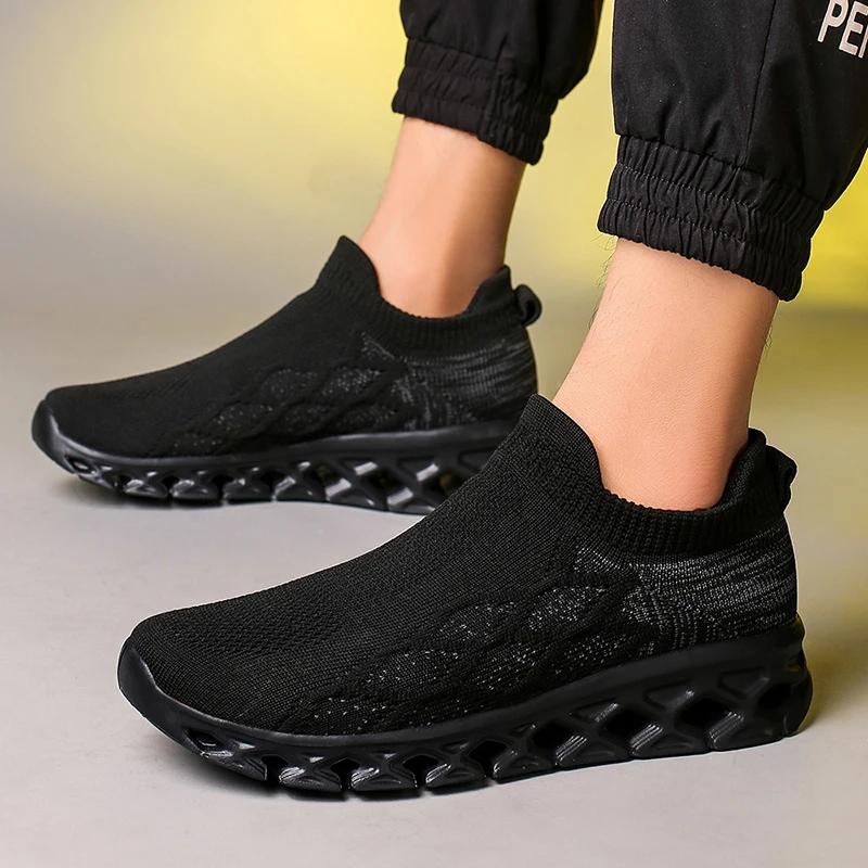 New 2022 Running Shoes For Men Black Breathable Men's Sneakers Classic Fashion Comfortable Walking Shoe Travel Masculin Sneakers