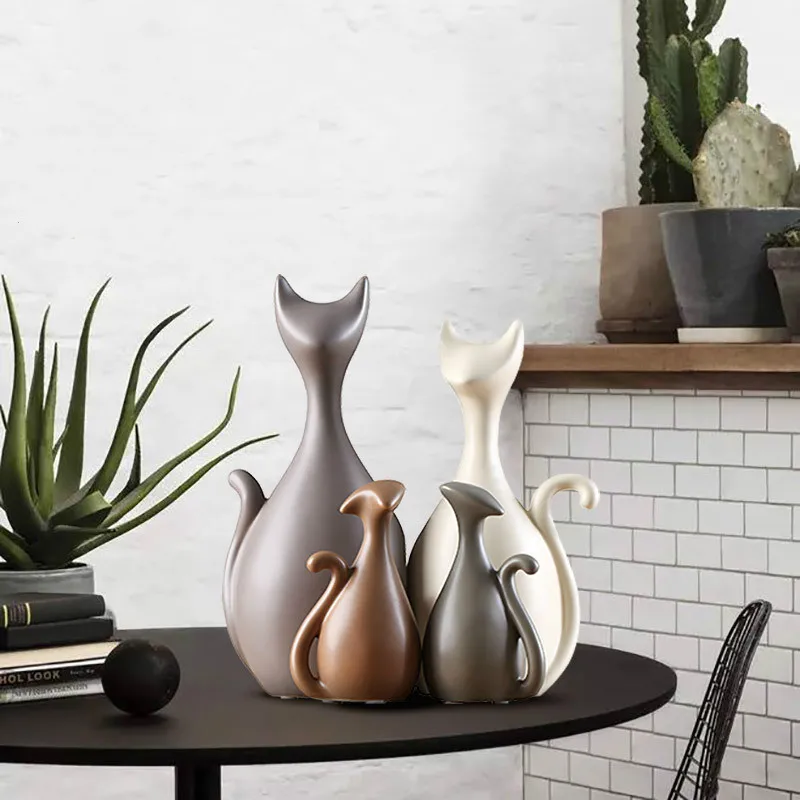 Family of Three Four Cats Figurines Nordic  Ins Animal Living Room Decoration Home Ornaments Crafts For Wedding Gifts