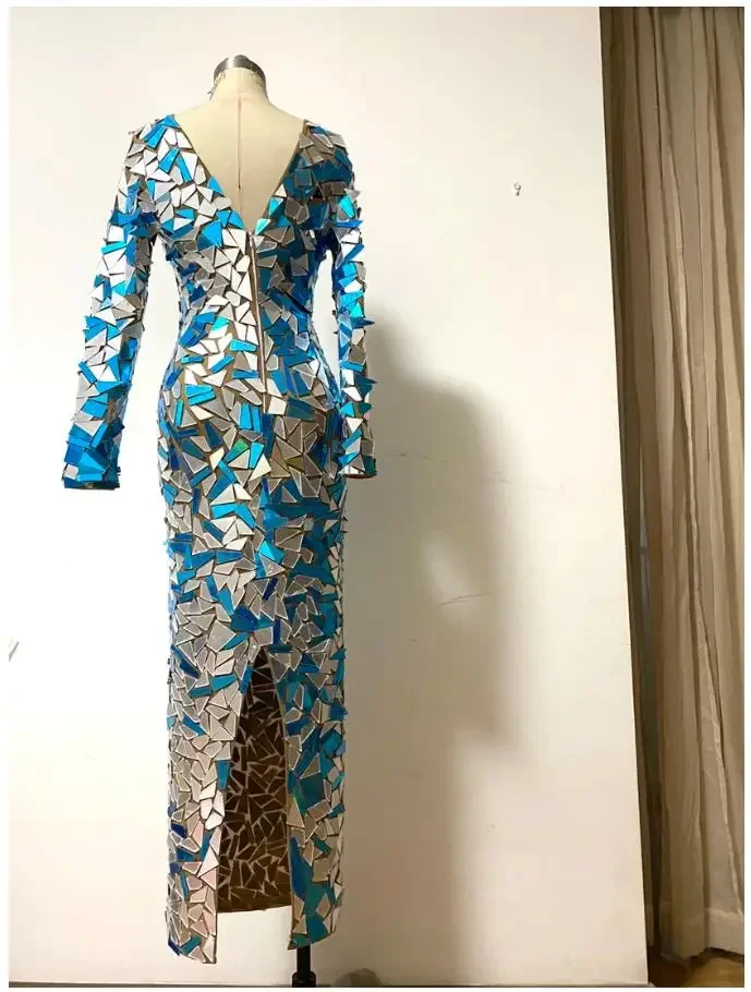 Длинная юбка трапециевидной формы с глубоким V-образным вырезом платье блестками