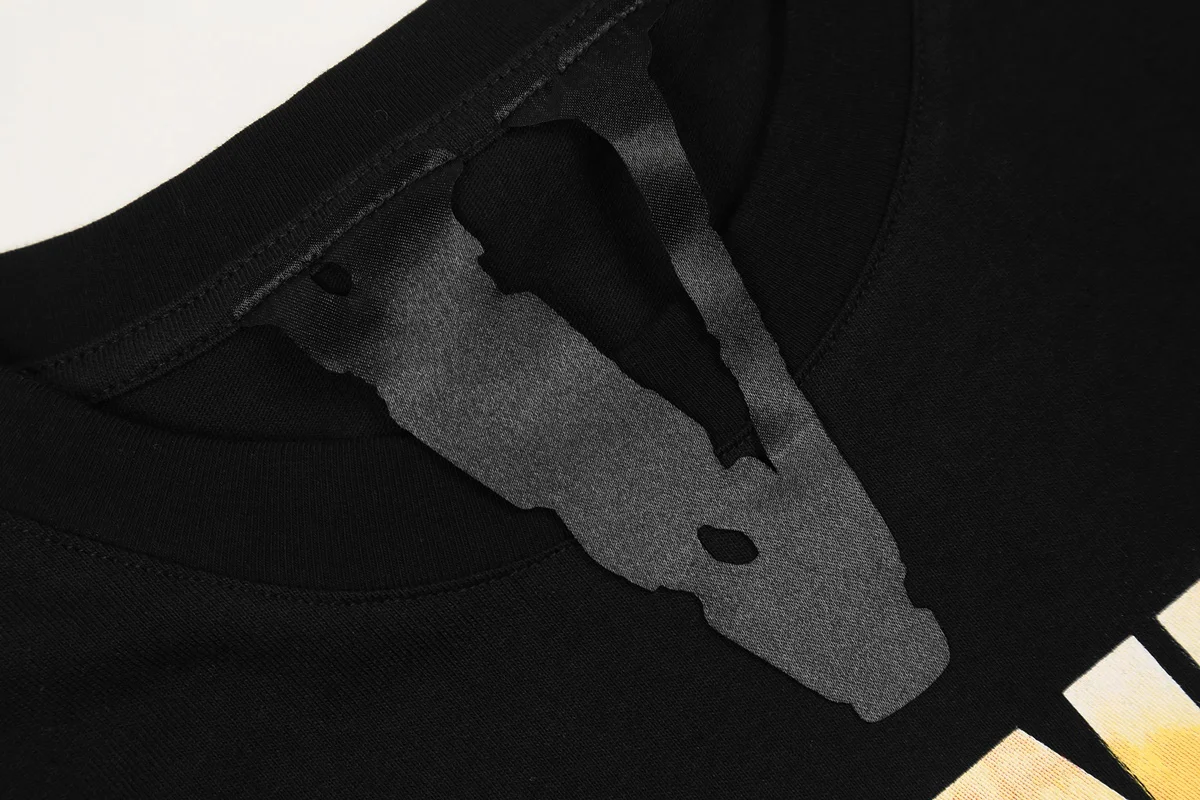 Женская футболка с коротким рукавом Vlone, летняя брендовая футболка с желтыми буквами и принтом в виде пламени, с V-образным вырезом, 22ss (art.: 3920bcbde7bbd) - 3920bcbde7bbd