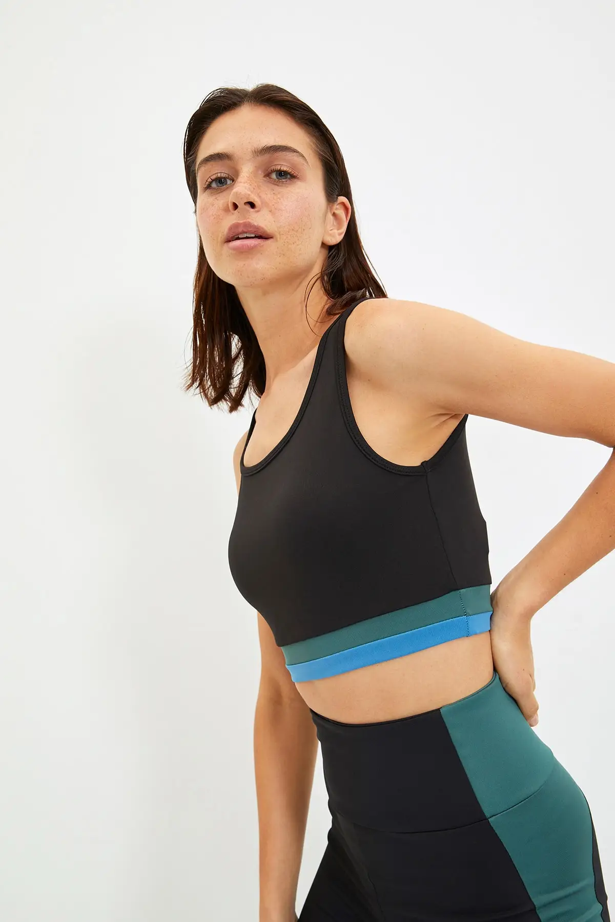 

With color Block Padded Sport Bra TWOAW22SS0032