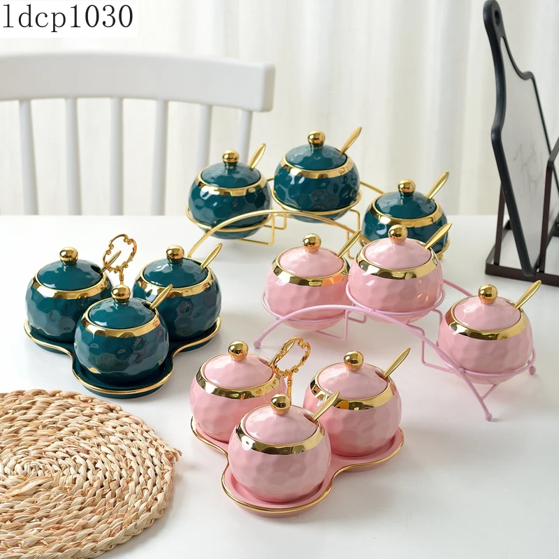 

Керамическая баночка для приправ, комбинированные кухонные принадлежности, бытовые стандартные бутылки, шейкер для соли, костюм из трех предметов