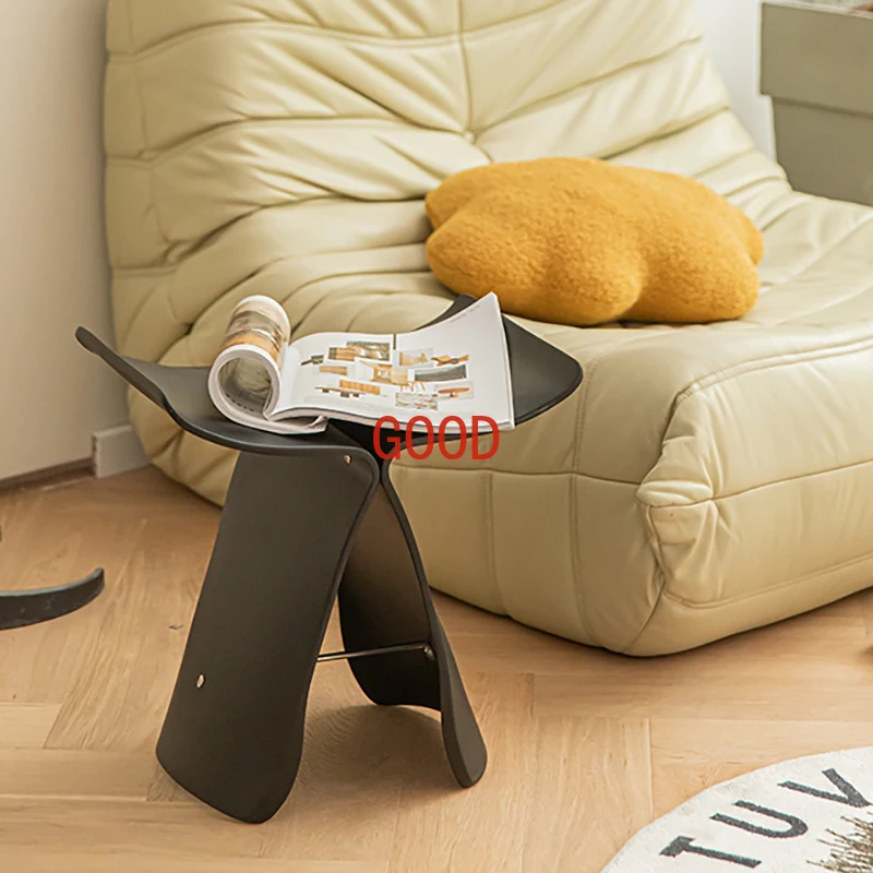 Журнальный столик для макияжа в скандинавском стиле прикроватные тумбочки