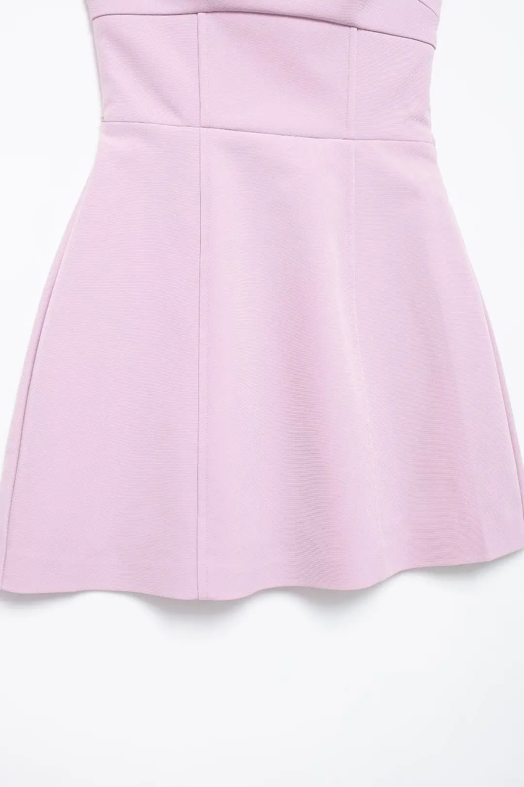 Мини-платье женское летнее с открытыми плечами и бантом