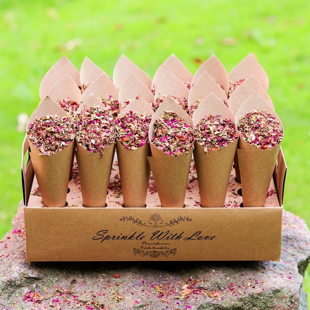 

LuanQI Wedding Confetti Cones Holder Support Cones Kraft Rose Petal For Wedding Birthday Party Decoration Paper Cones