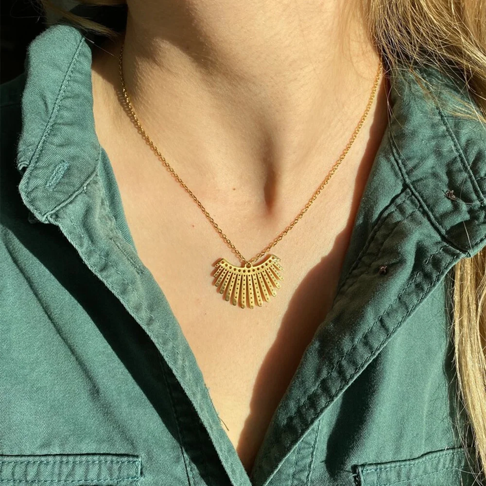 

Stainless Steel Fan-Shaped Geometric Necklace Pendant NecklaceElegant Party Ladies Necklace Jewelry for Women