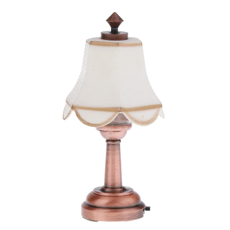 

Миниатюрная светодиодсветодиодный настольная лампа на батарейках для кукольного домика в масштабе 1:12, настольная лампа в винтажном цвете ...