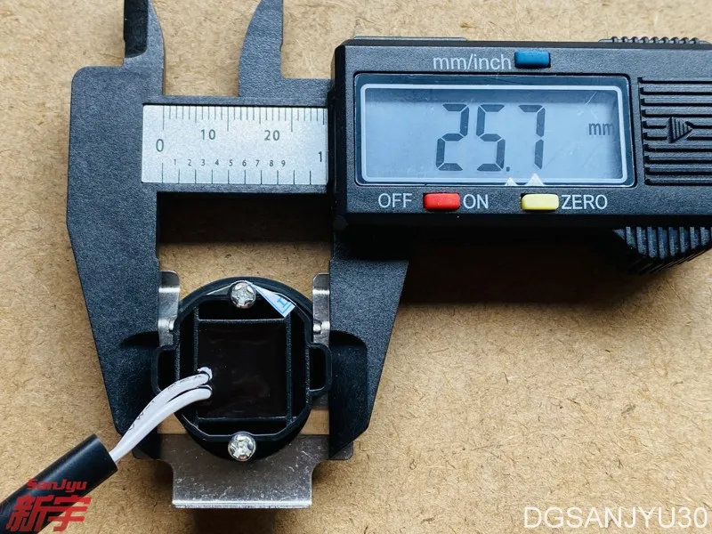 Выключатель замка задней двери