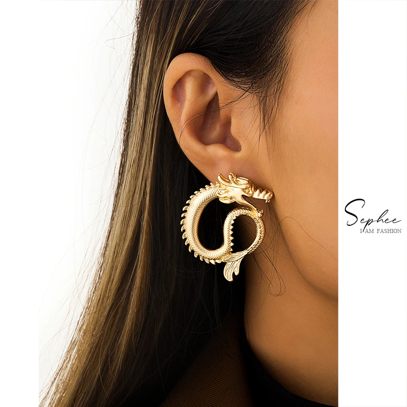 

Punk Dragon Earrings Retro Minority 3D Circling Dragons Earrings Hip Hop Irregular Versatile Metal Earrings for Women