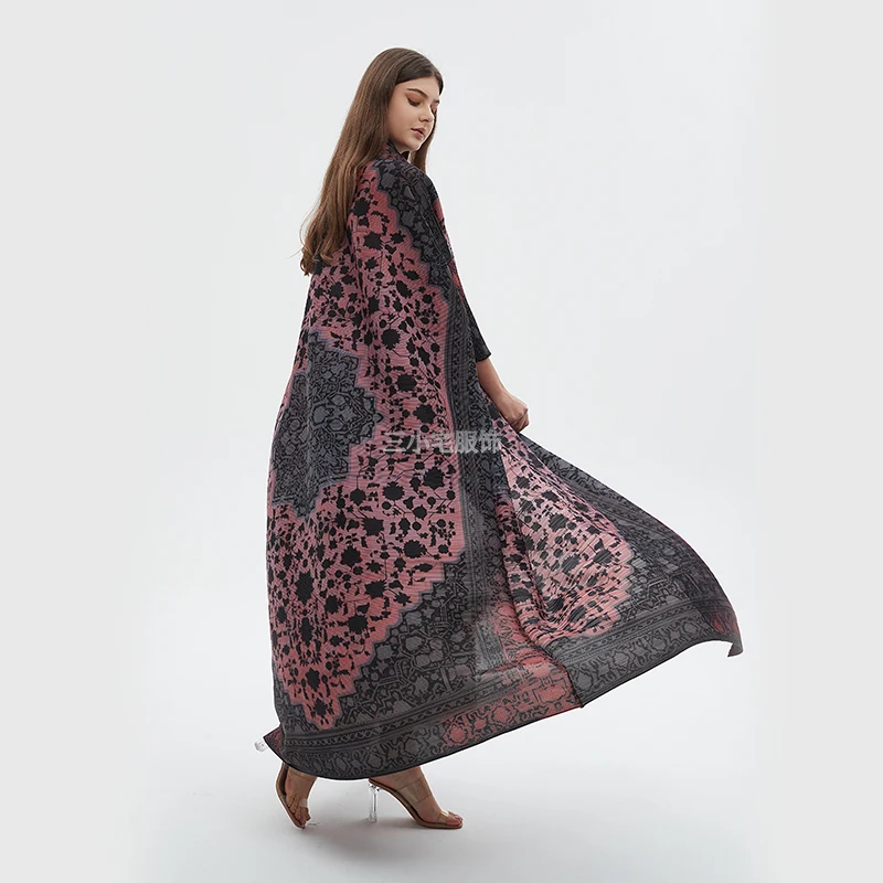 Женский плиссированный тренчкот с рукавом летучая мышь