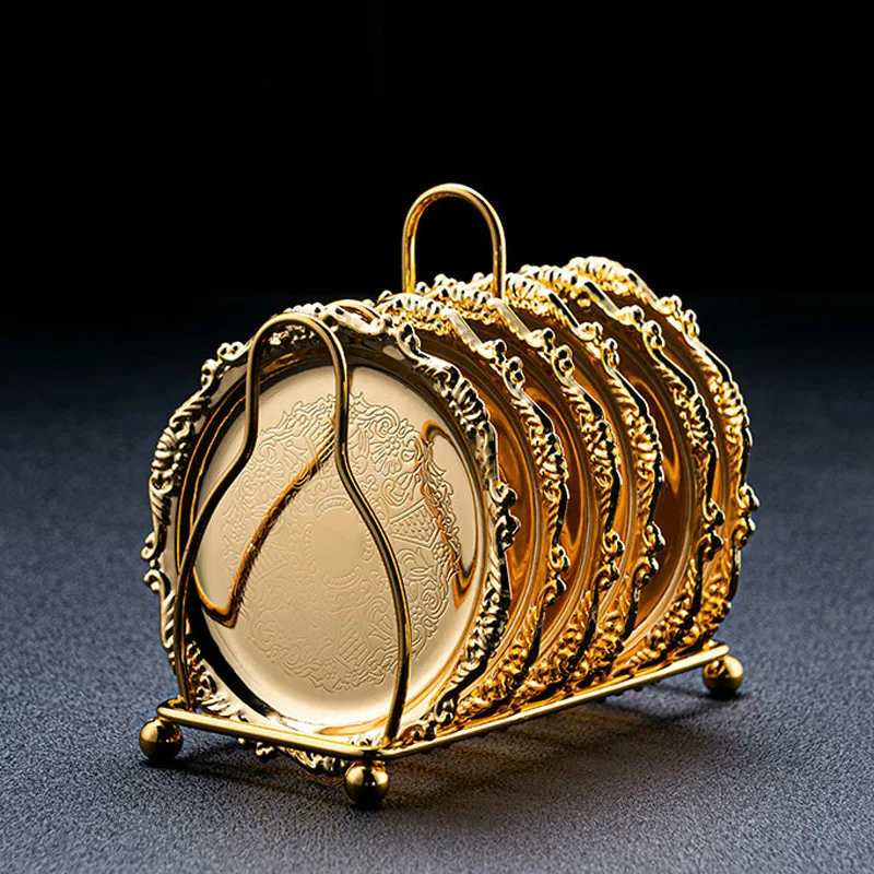 Металлический изысканный поднос для торта с золотыми коктейльными подставками