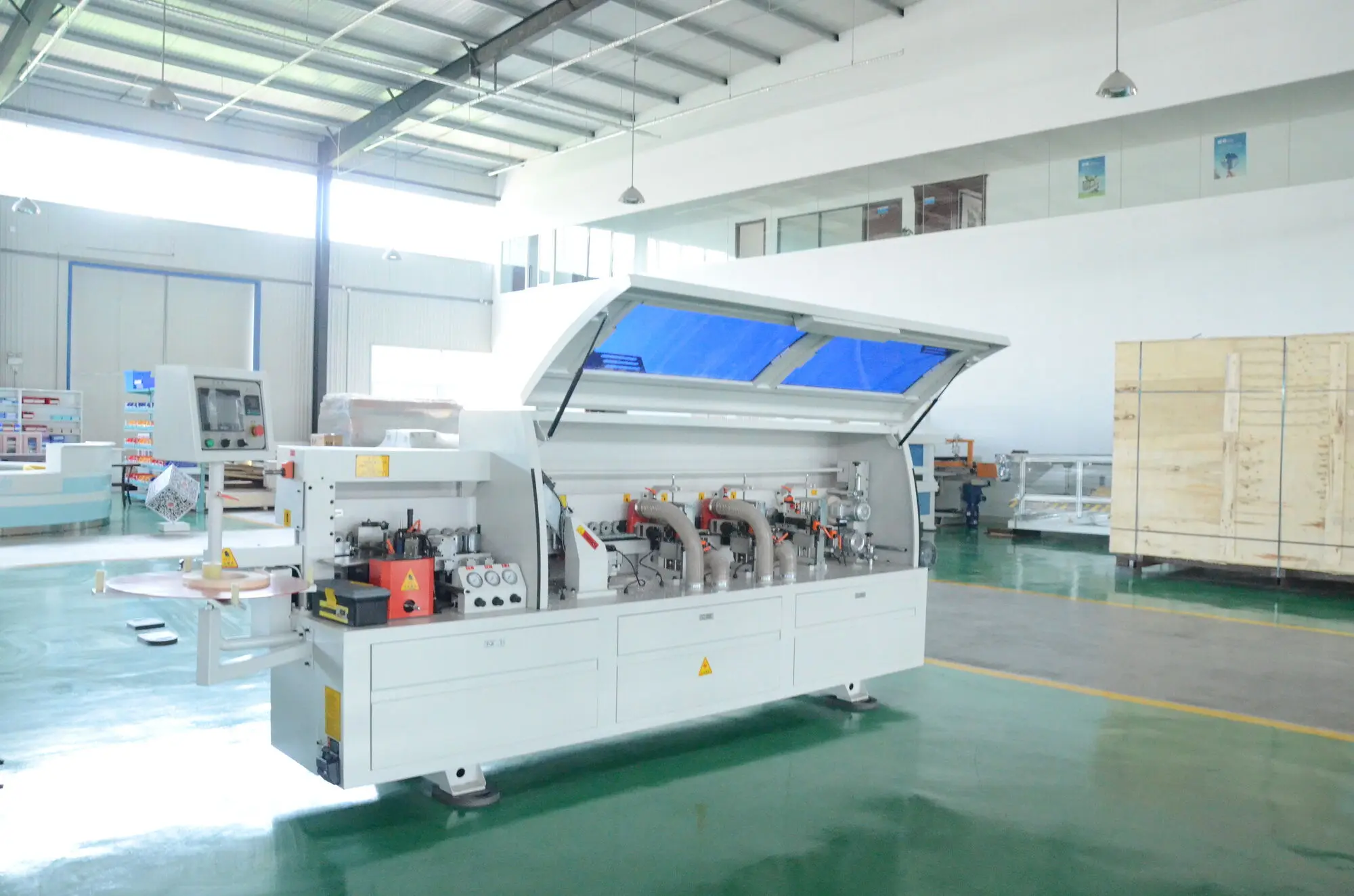 Автоматический кромкооблицовочный станок/деревянное оборудование с ЧПУ