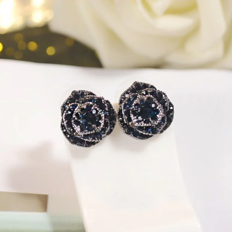 

Milangirl Trendy Crystal Flower Stud Earrings For Women Girls Alloy Female Fashion Jewelry Accessories Wholesale