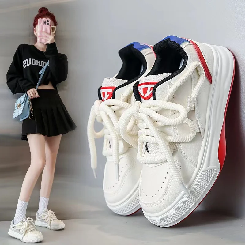 

Модные маленькие белые женские туфли Новинка Осень 2023 корейские универсальные повседневные спортивные туфли для скейтборда для студентов