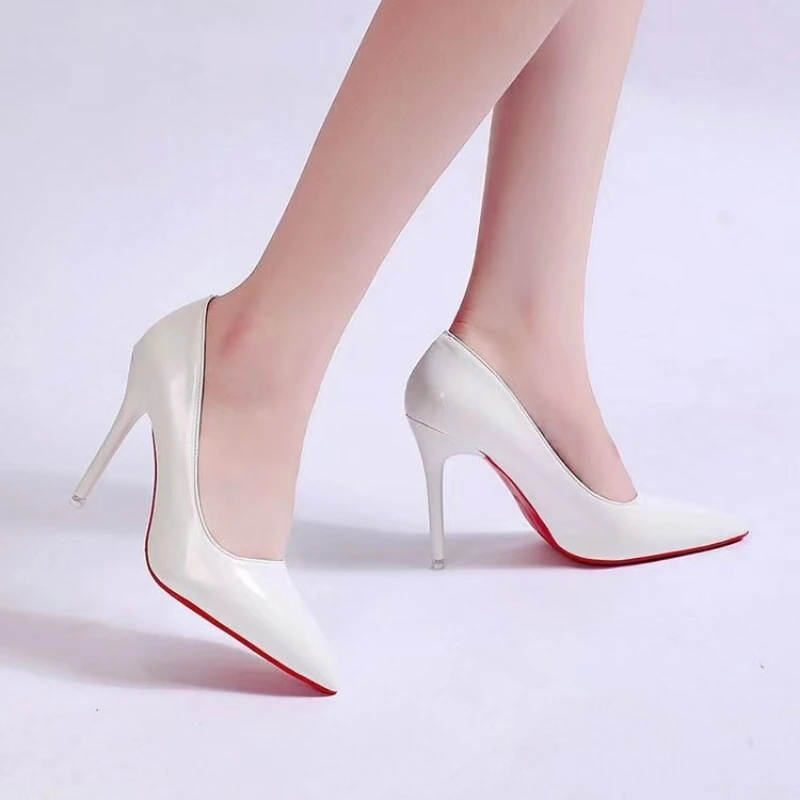 

Новинка 2023, женские туфли на шпильке с красной подошвой, универсальные модные привлекательные туфли с острым носком из лакированной кожи черного цвета