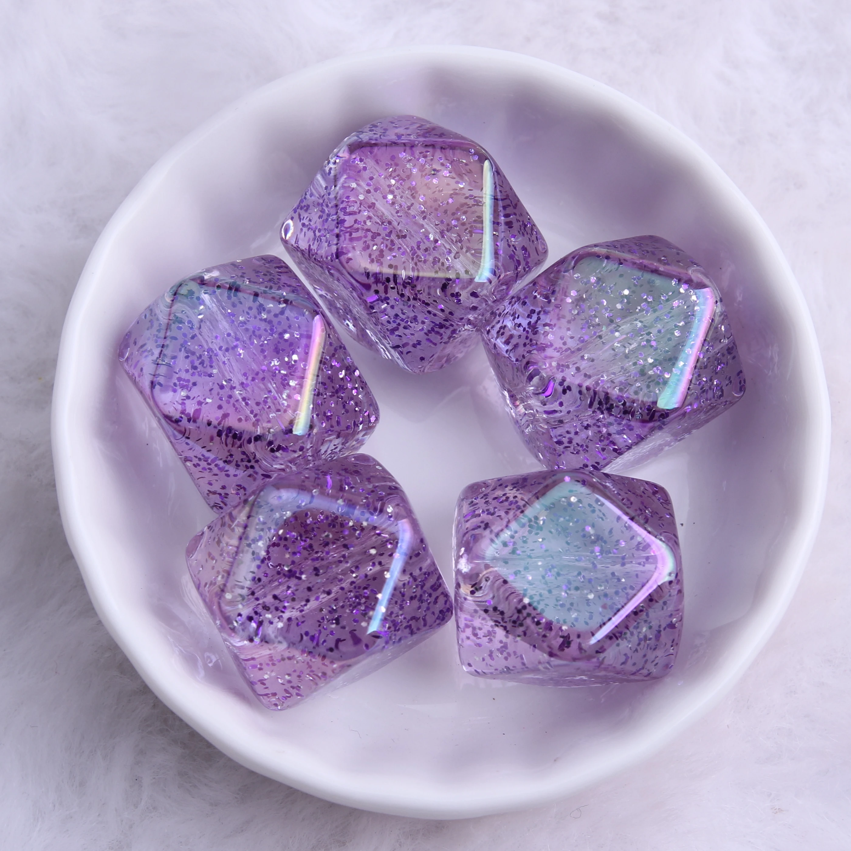 Оптовая продажа дешевые акриловые блестящие бусины OYKZA для детского ожерелья