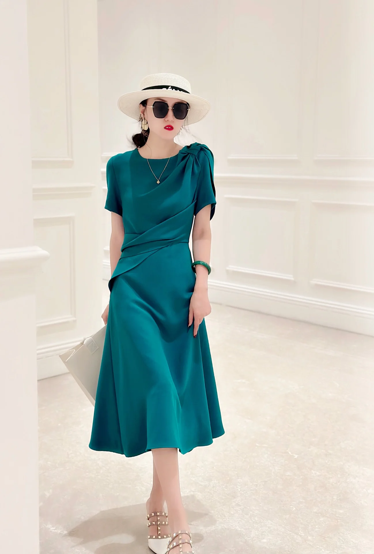 

2023 spring and summer women's clothing fashion new round Neck Dress 0428