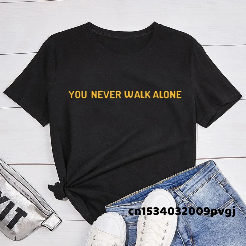 Футболка с надписью «You Never Walk Alone Jiminie Merch» Футболка с надписью «You Never Walk Alone Jiminie Merch»