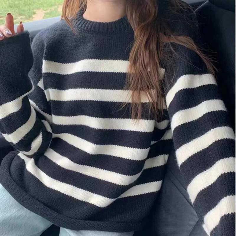 

Autumn Korean retro atmosphere round neck pullover with long sleeves and color collision female lazy sweater female